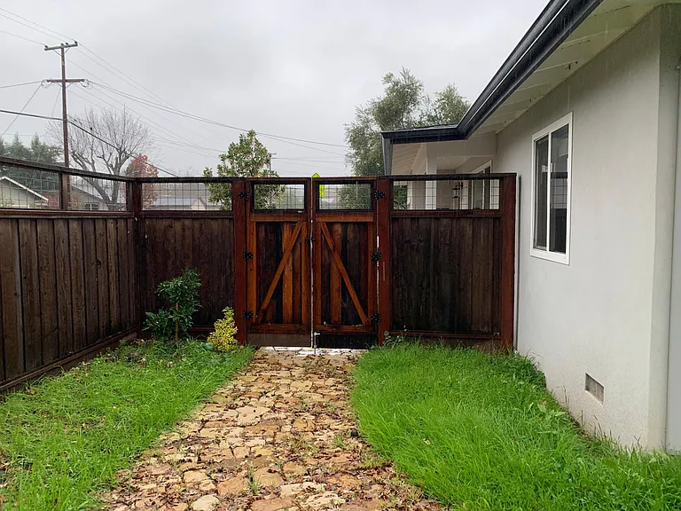 17995 Los Banos Dr — Photo 15