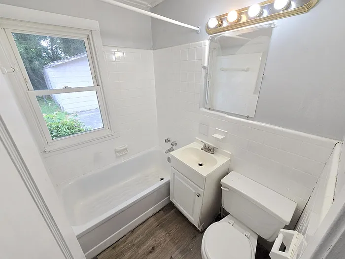370 Carver Cir #370 — Photo 6