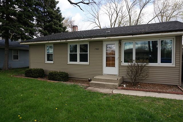 1st image of 1902 Bradley Dr