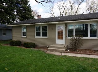 1902 Bradley Dr, Montgomery, IL 60538