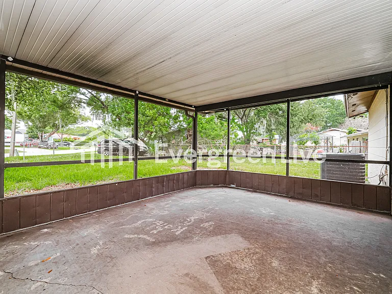 613 Charter Ct — Photo 15