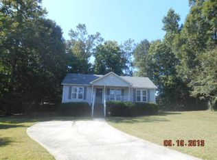 1219 Banjo Dr, Zebulon, NC 27597