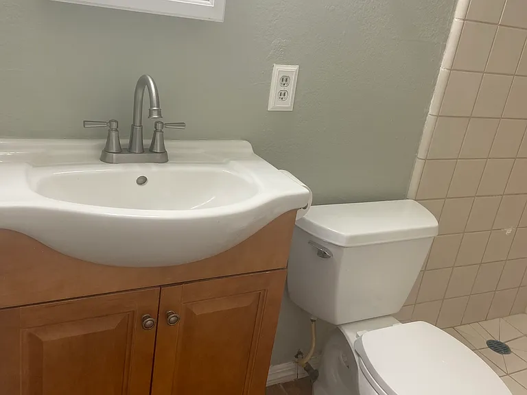 2640 Coffey Ln — Photo 7