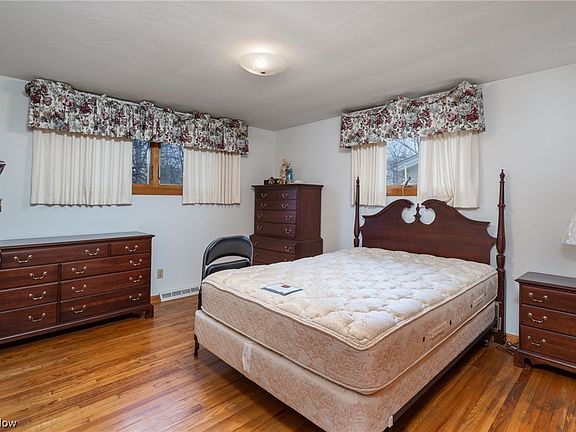 5th image of 1524 W 43rd St