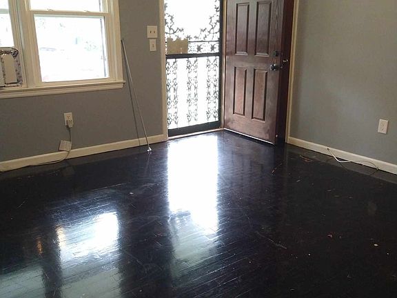 3rd image of 1233 Montgomery Ave