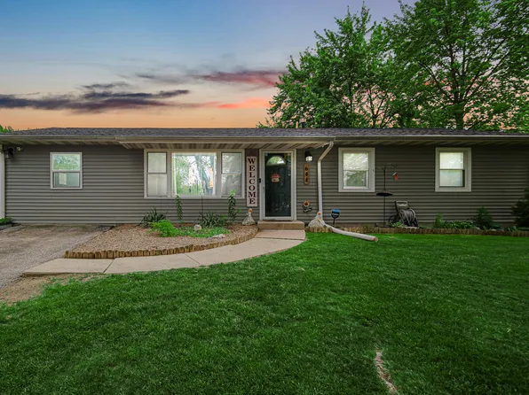 641 Oxbow Ct, Valparaiso, IN 46385