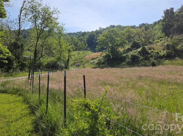 407 Spicewood Trl, Mars Hill, NC 28754