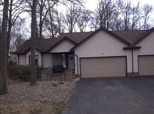 1142 Surrey Point Dr SE, Warren, OH