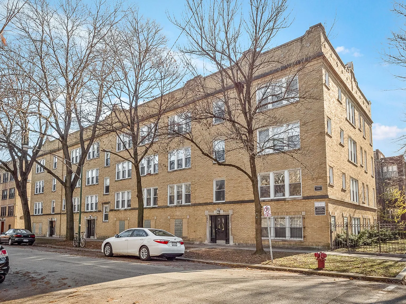 1919-31 W. Winona — Photo 2