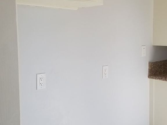 5th image of 1136 Huntington Dr APT F