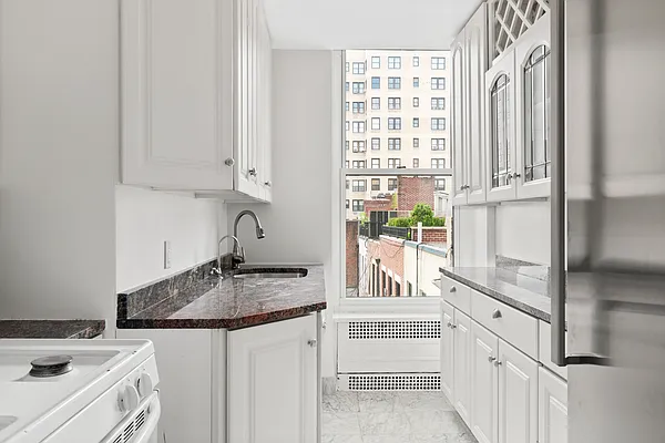 Rented by Douglas Elliman | media 16