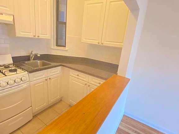 4th image of 410 E 74th St APT 5H