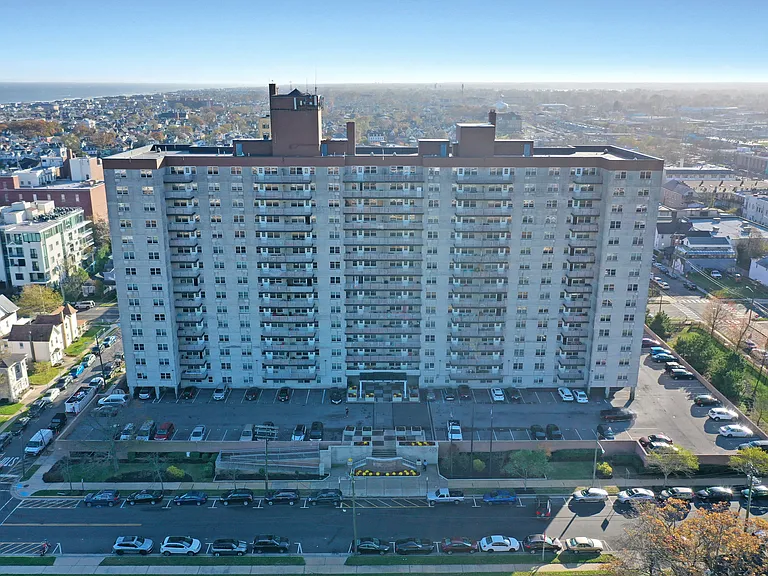 Munroe Towers — Photo 10