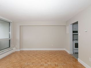 666 Spadina Ave #206, Toronto, ON M5S 2H8