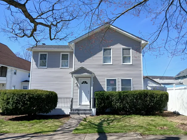 271 Monument Ave, Wyoming, PA 18644