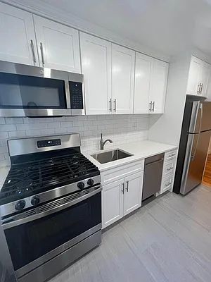 Rented by Queens Apartments Realty LLC | media 7