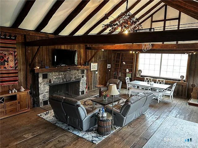 18 Platts Hill Rd — Photo 3
