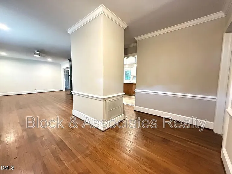 2667 Davis St — Photo 3