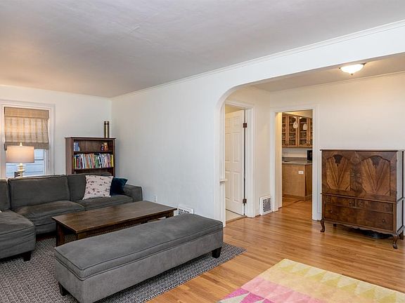 4th image of 1443 Marlborough Dr