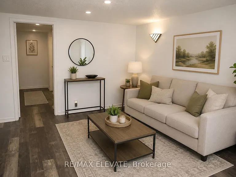 144 Crow Trl W — Photo 3