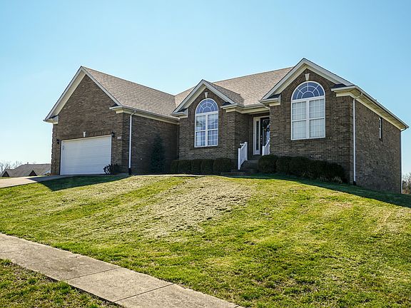 2nd image of 450 Oak Tree Way