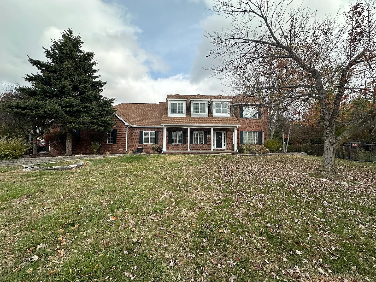 1917 Redbud Ln photo 1