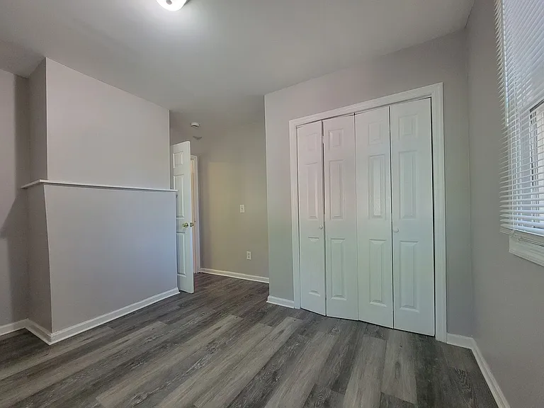 944 Smith St SW — Photo 13