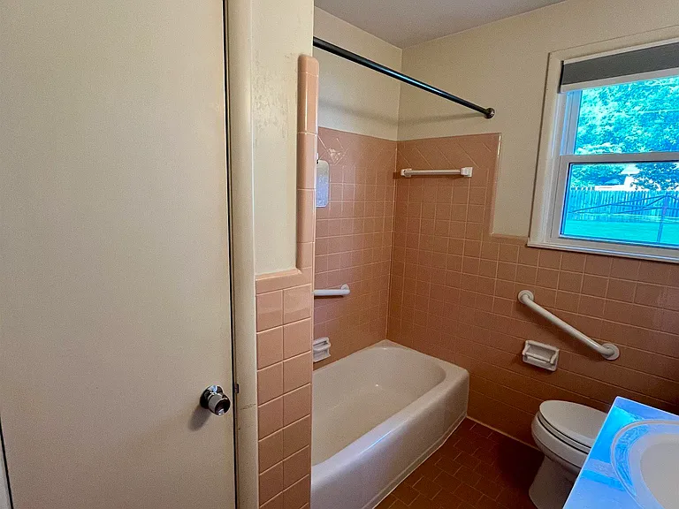 415 Harolds Dr NW — Photo 15