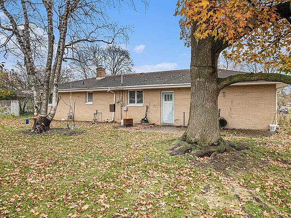 3rd image of 2229 Frances Ave