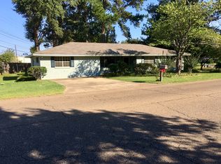 211 Hospital Dr, Columbus, MS 39705