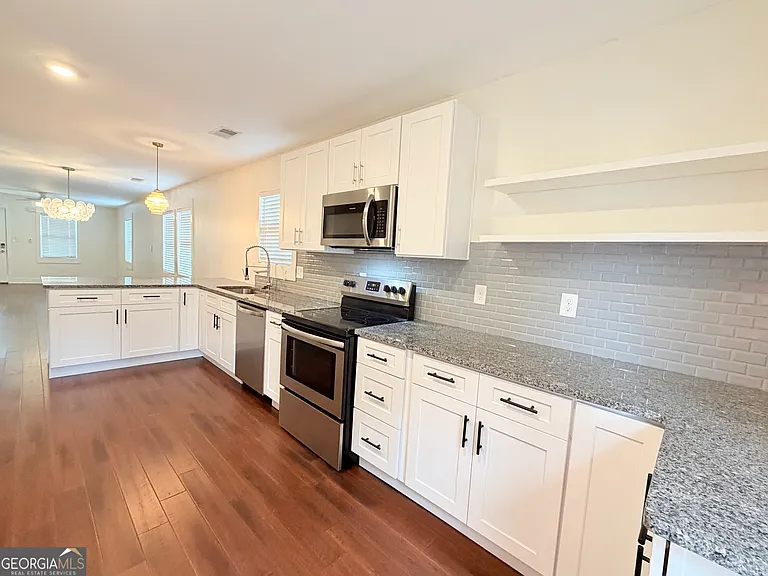 1109 Ira St SW — Photo 7