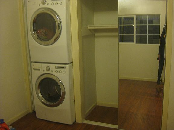 3rd image of 610 Glenmore Blvd