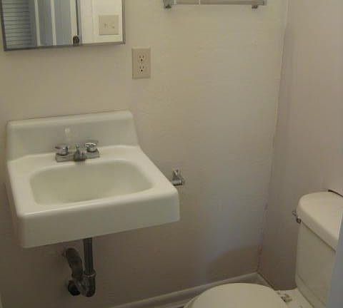 5th image of 703 N Texas St APT 2