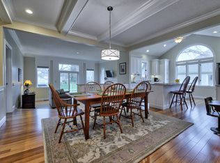 8 Pebble Beach Dr, Bedford, NH 03110
