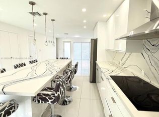 10730 NW 7th St APT 7A, Miami, FL 33172