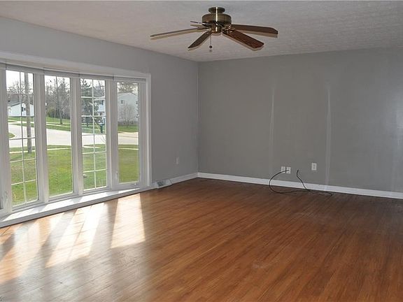 2nd image of 1223 Briardale Ct