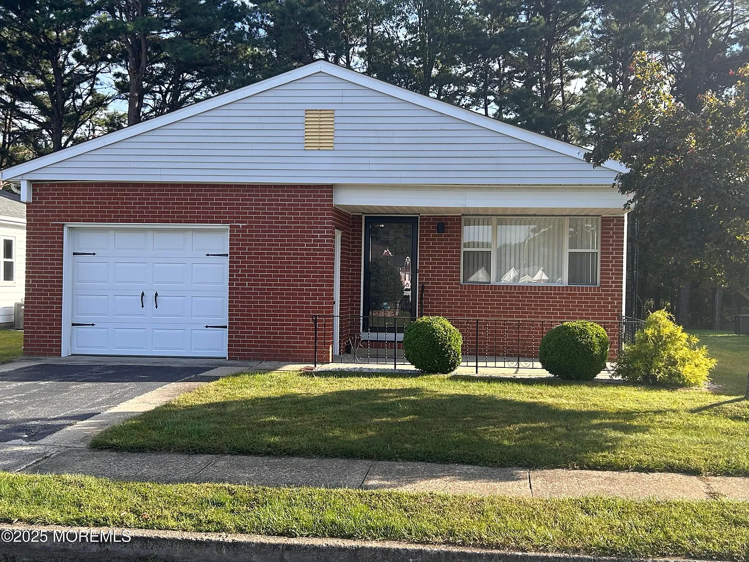 201 Freeport Boulevard photo 1