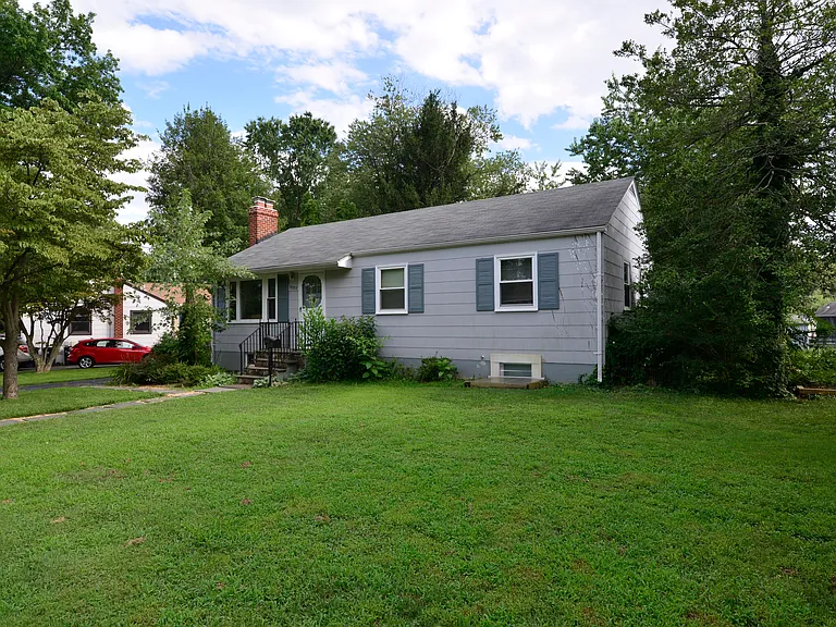 10217 Rodgers Rd — Photo 4