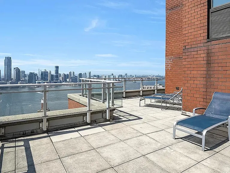200 Rector Pl #7F — Photo 25