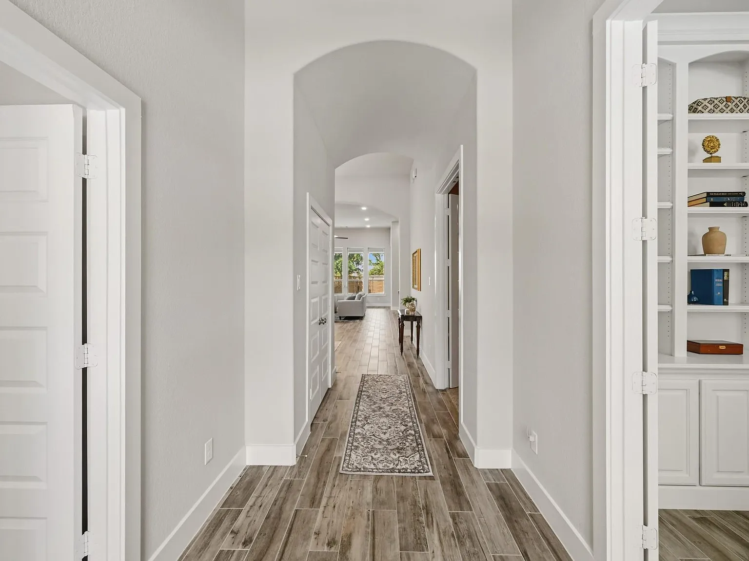 4 bed, 3.0 bath, 3134 sqft, $3,400 — Photo 4