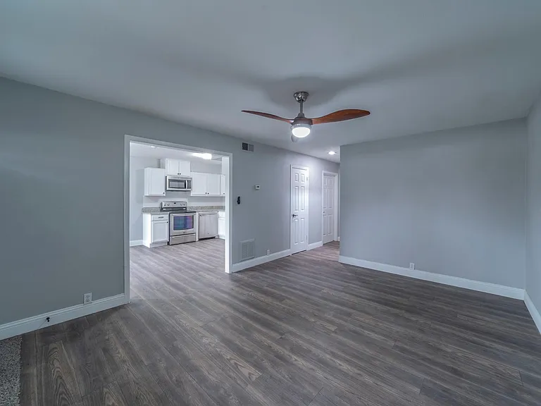 2717 Stonehaven Ct — Photo 6