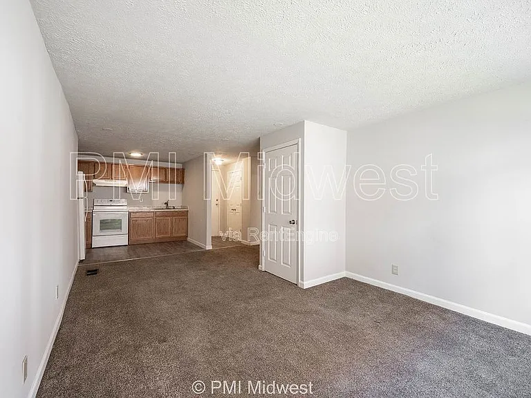 3736 N Meridian St — Photo 9