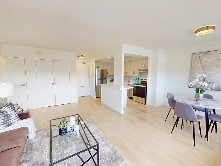 30 Edith Dr — Photo 7