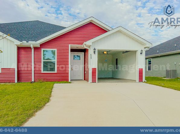 623 Short Leaf Ln
