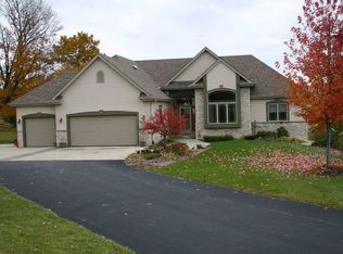 2435 Upland Dr, Burlington, WI 53105