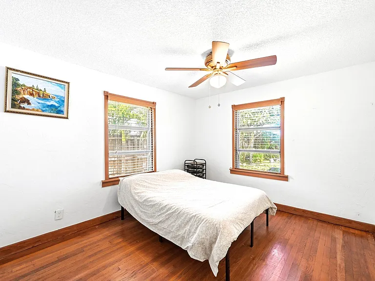 1516 SW 24th St — Photo 11