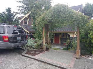 6923 Heights Pl SW, Seattle, WA 98136