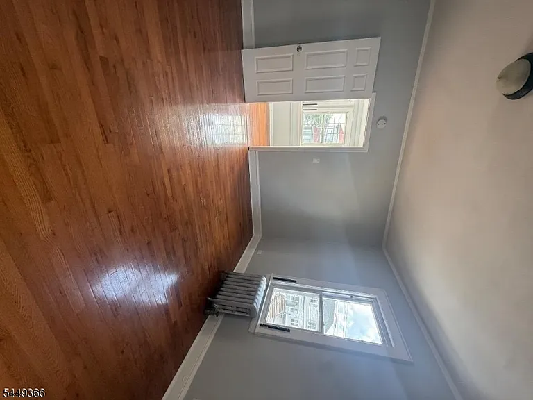 117 Grove St #2 — Photo 4