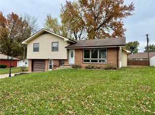 242S S Grand Ave, Maryville, MO 64468