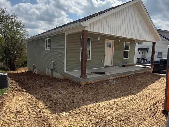 14 High School Ct, Walton, KY 41094